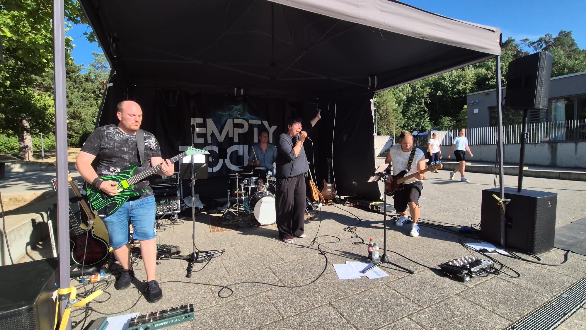 Empty-Pocket Coverband - Bildergalerie