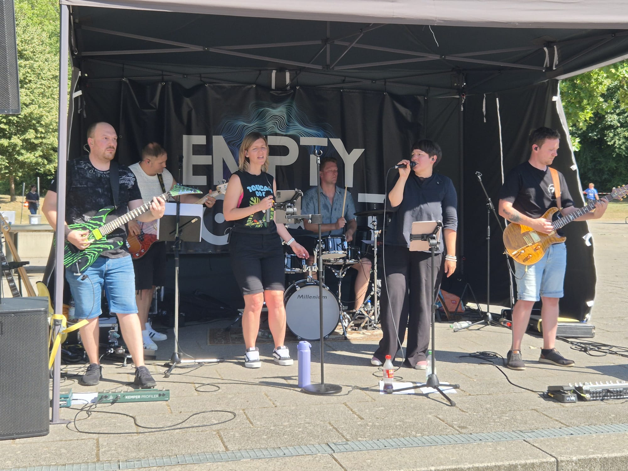 Empty-Pocket Coverband - Bildergalerie