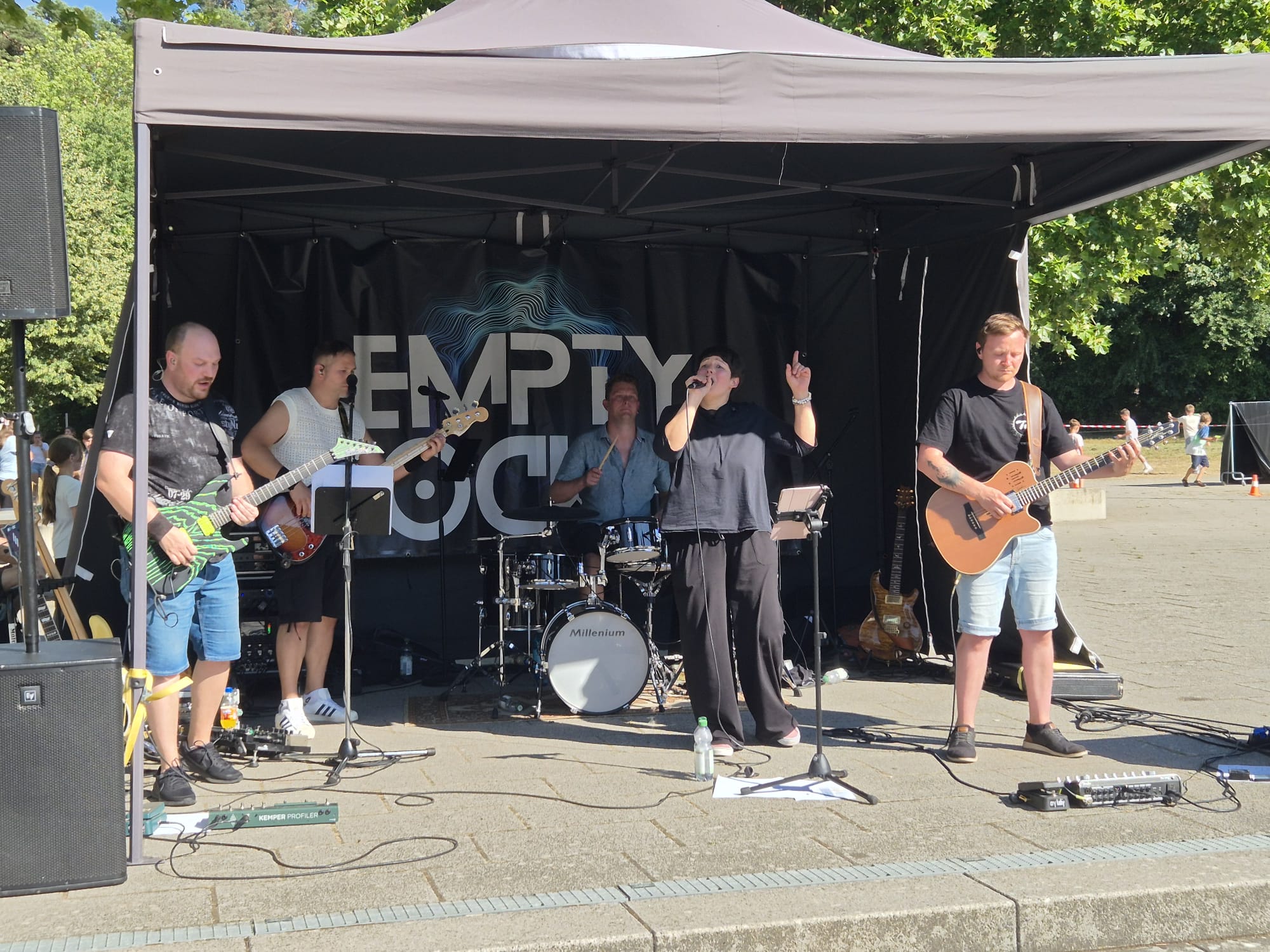 Empty-Pocket Coverband - Bildergalerie