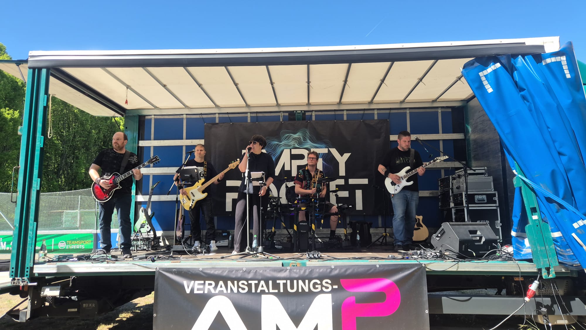Empty-Pocket Coverband - Bildergalerie