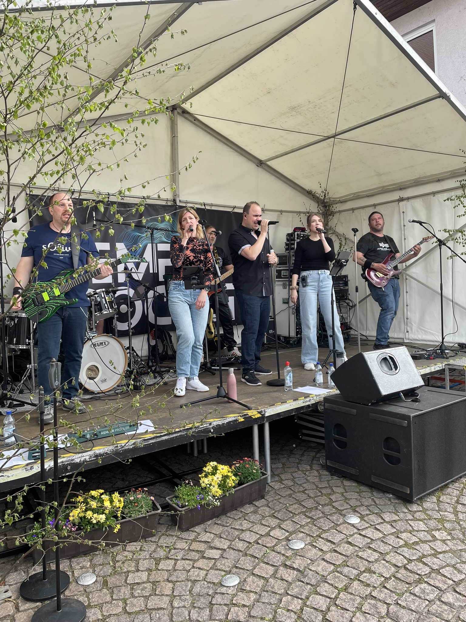 Empty-Pocket Coverband - Bildergalerie
