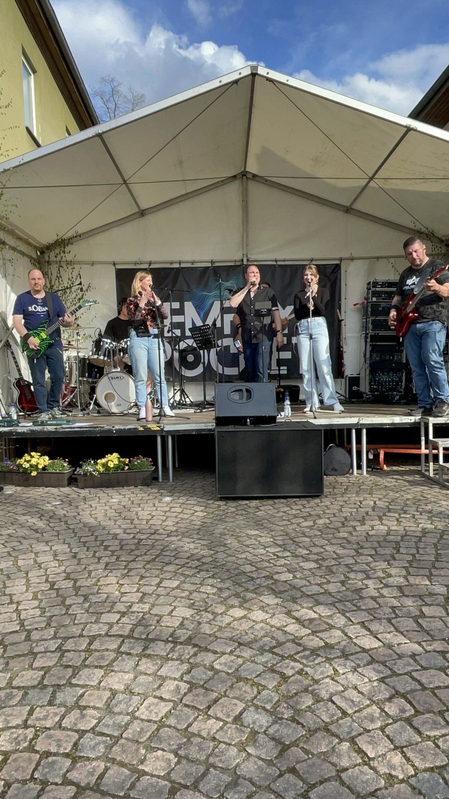 Empty-Pocket Coverband - Bildergalerie