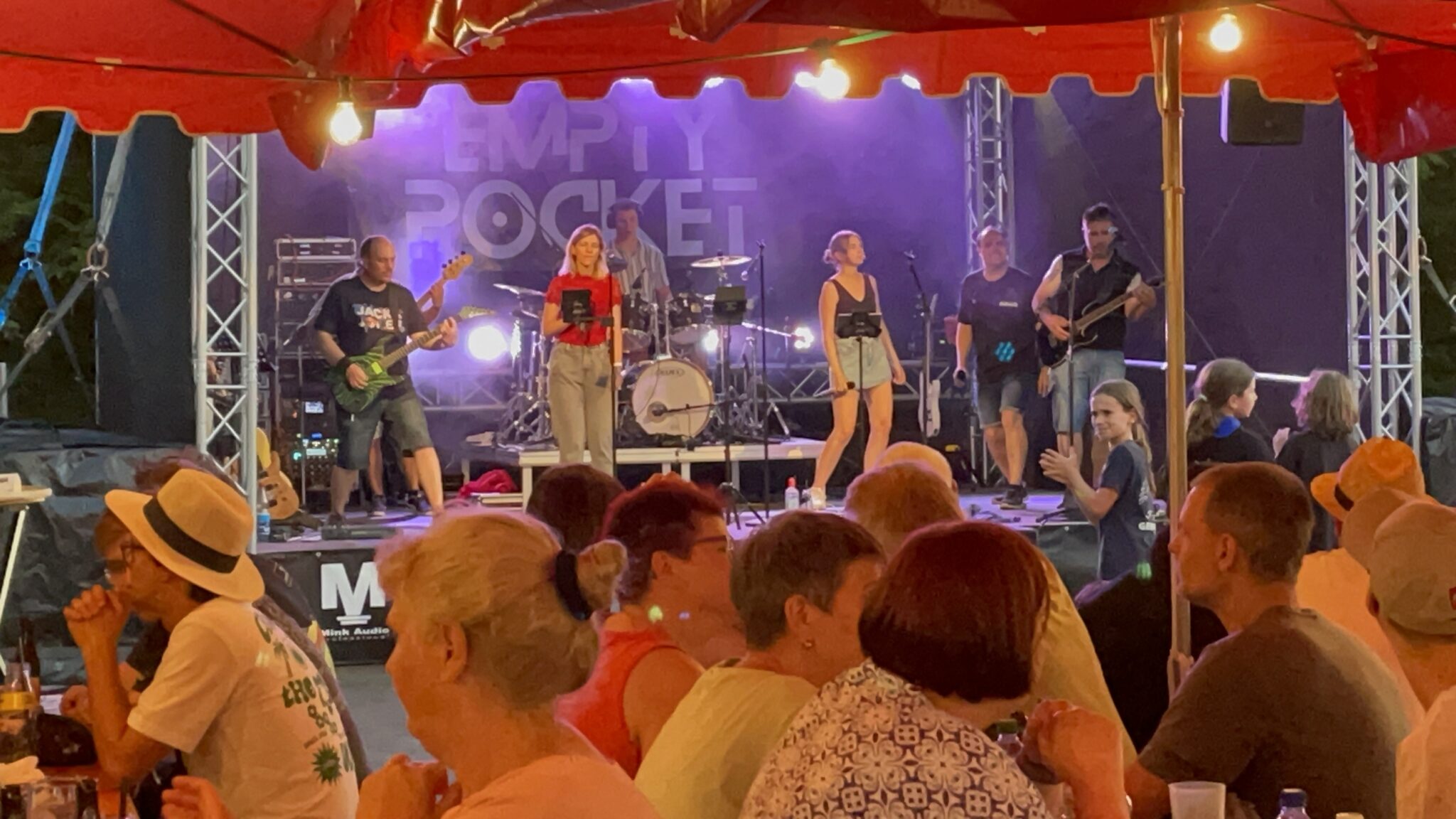 Empty-Pocket Coverband - Bildergalerie