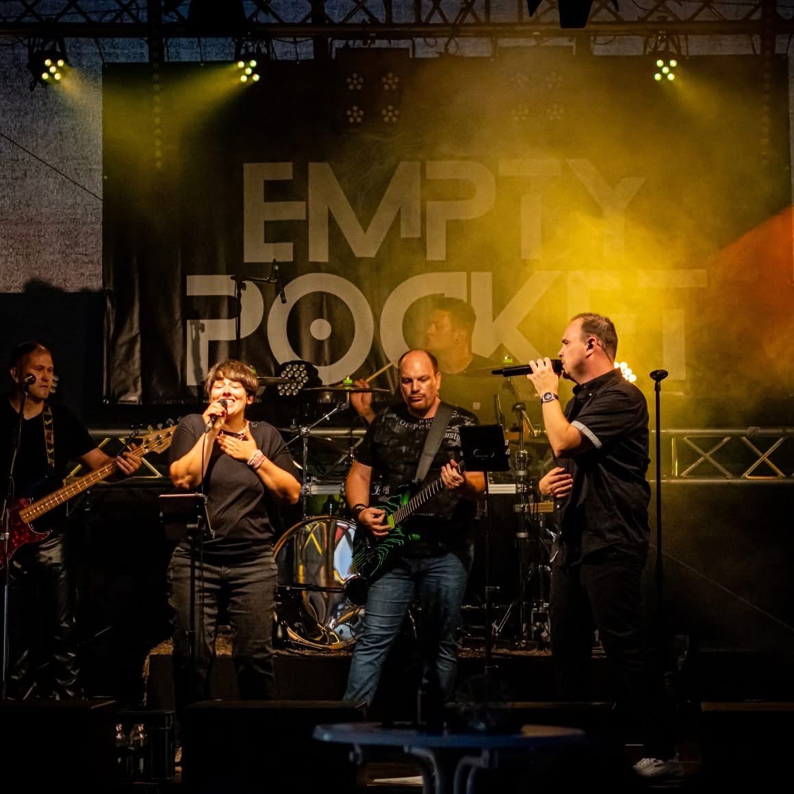 Empty-Pocket Coverband - Bildergalerie